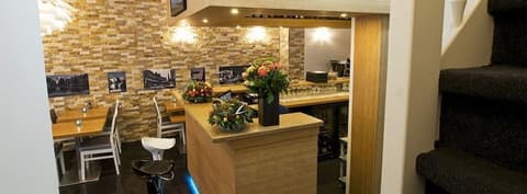 Hotel Larende, Dining