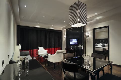 Radisson Blu Hotel New Delhi Paschim Vihar, Living area