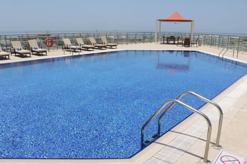City Seasons Hotel Muscat, Pool