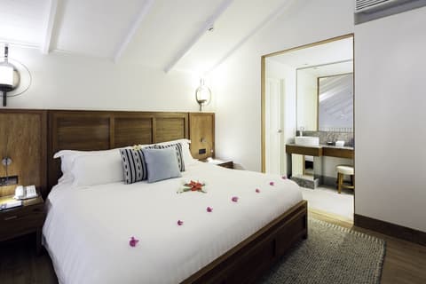 Machchafushi Island Resort & Spa Maldives, The Centara Collection, Room