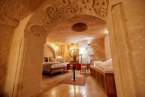 Misty Cave Hotel, Room