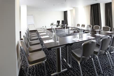 Park Grand Heathrow, Meeting facility