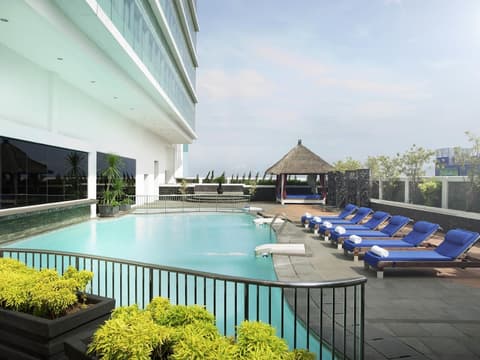 Novotel Jakarta Gajah Mada, Pool