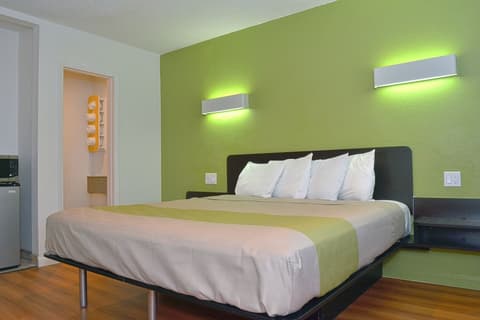 Motel 6 Modesto, CA - Downtown, Room