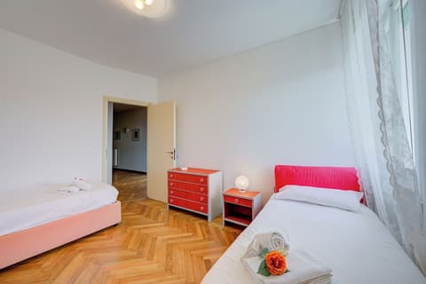 Margherita Near Lake - Family Friendly, Room