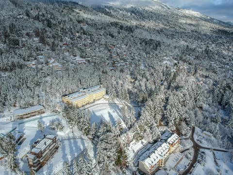 Huinid Pioneros Hotel, Exterior