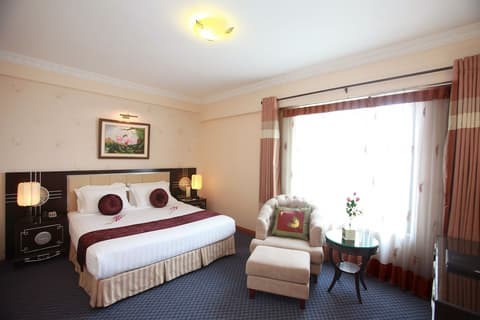 Flower Garden Hotel, Room