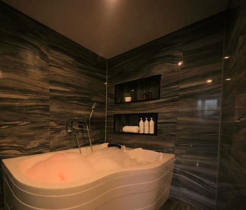 Best Western Izmir Hotel, Jetted tub