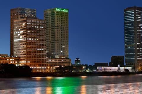 Cairo World Trade Center Hotel & Residences, Exterior