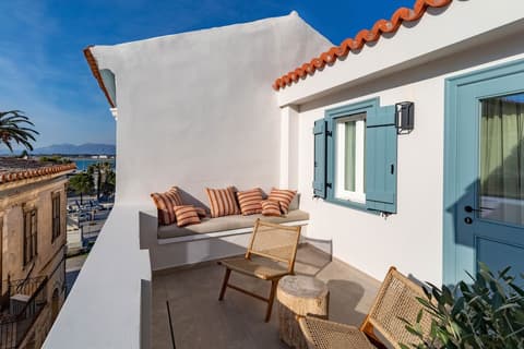 Regno di Morea, Terrace/patio