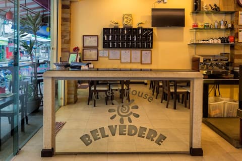 Guesthouse Belvedere, Reception