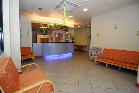 Hotel City Star, Reception