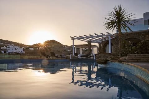 Mr & Mrs White Mykonos, Outdoor pool