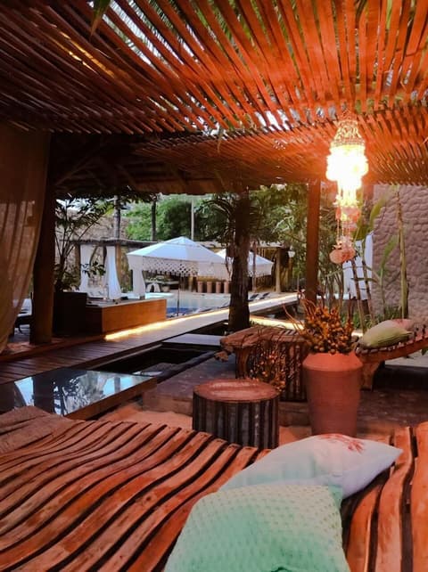 Aloha Village Hotel, Reception