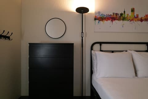 Chapter San Francisco, Room