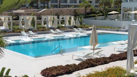 Cleopatra Sidi Heneish, Pool