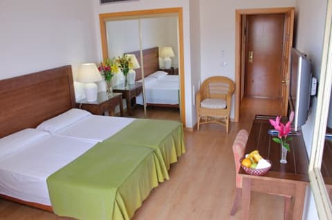 HC Hotel Magec, Room