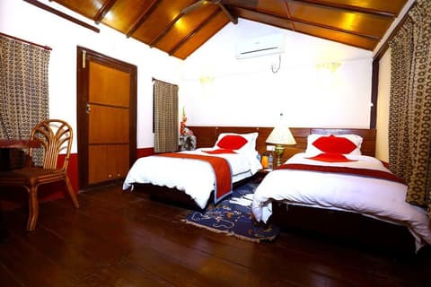 SAFARI ADVENTURE LODGE, 