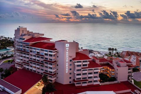Wyndham Grand Cancun All Inclusive Resort & Villas, 