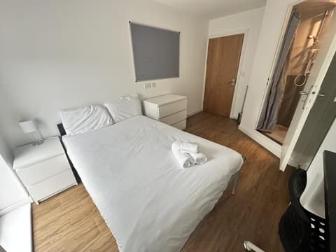 Cosy Budget En-suites, Optional Kitchen, Liverpool, 