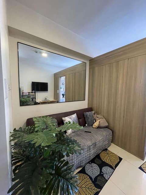 Fame Residence Retreat Cozy 1BR with Balcony, 