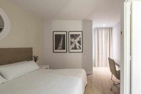 LATROUPE Grand Place Hostel, 