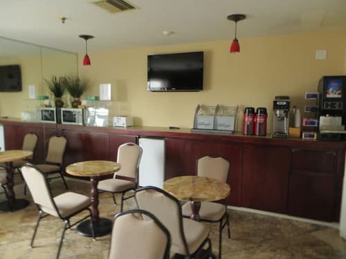 Homestyle Inn & Suites, Restaurant