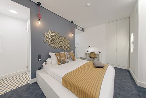 Histórias por Metro Quadrado, Room