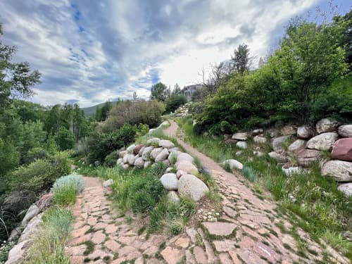 Aspen Meadows Resort, Hiking
