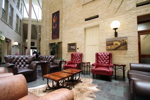 Crockett Hotel, Reception