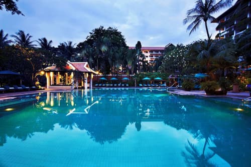 Anantara Riverside Bangkok Resort, Pool