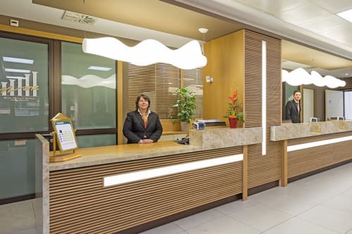 Hotel Continental, Concierge desk
