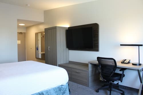 Holiday Inn Express Bakersfield by IHG, Room