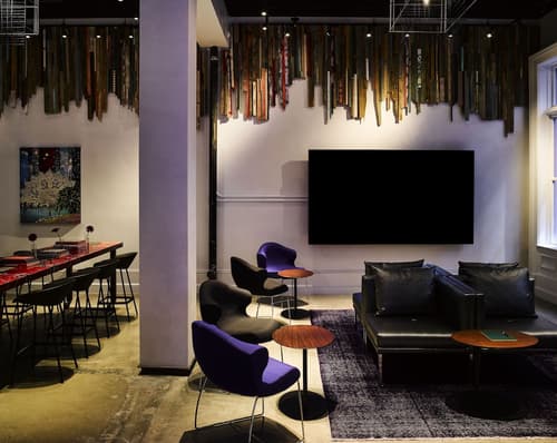 Hotel Zeppelin San Francisco, Lobby sitting area