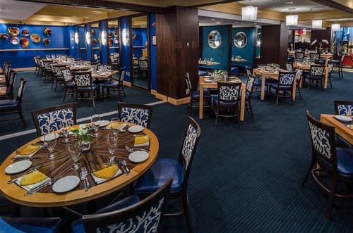 Beacon Hotel & Corporate Quarters, Restaurant