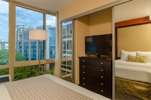 Beacon Hotel & Corporate Quarters, Room