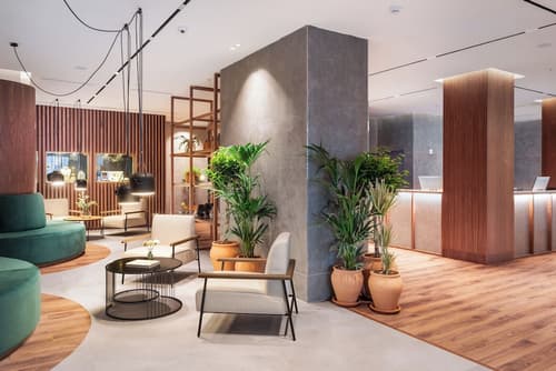 Melia Granada Hotel, Interior entrance