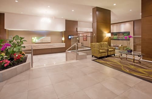 Holiday Inn Vancouver Centre by IHG, Lobby
