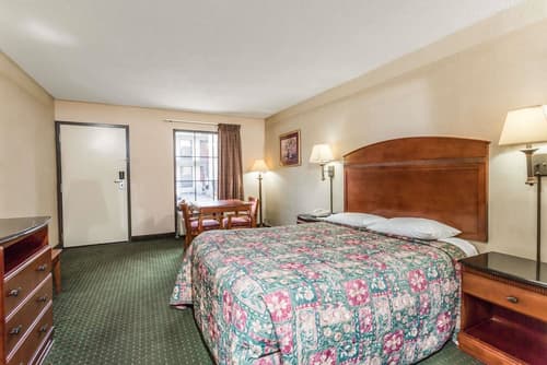 Days Inn by Wyndham Camp Springs/Andrews AFB DC Area, Room