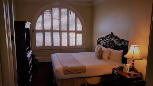 The Monterey Hotel, Room