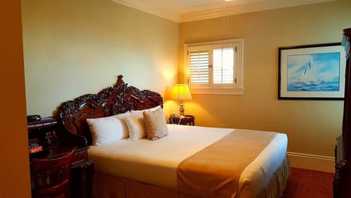 The Monterey Hotel, Room