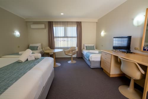 Hospitality Carnarvon, SureStay Collection by Best Western, Room