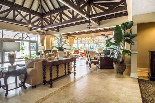 Comfort Suites Paradise Island, Lobby