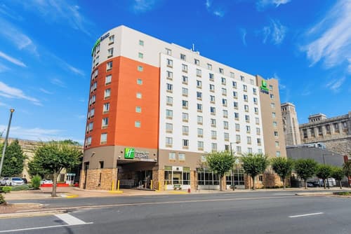 Holiday Inn Express Philadelphia - Penns Landing by IHG, Exterior