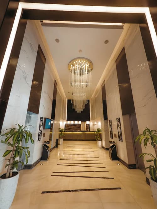 Millennium Downtown, Lobby lounge