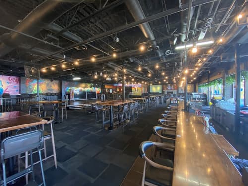 Penticton Lakeside Resort and Conference Centre, Bar (on property)