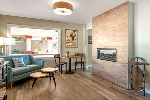 Econo Lodge  Inn & Suites Durango, Lobby