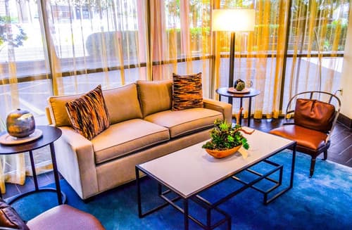 Embassy Suites by Hilton Austin Downtown South Congress, Lobby