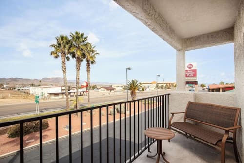 Best Western Plus King's Inn & Suites, Room