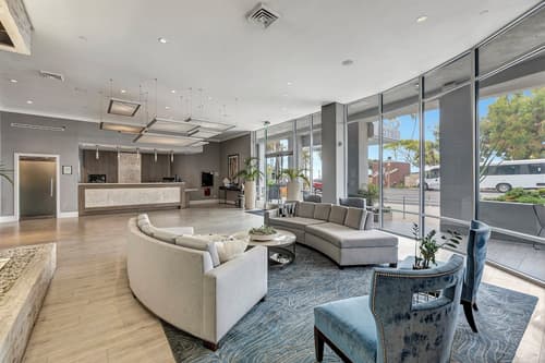 Ocean View Hotel, Lobby